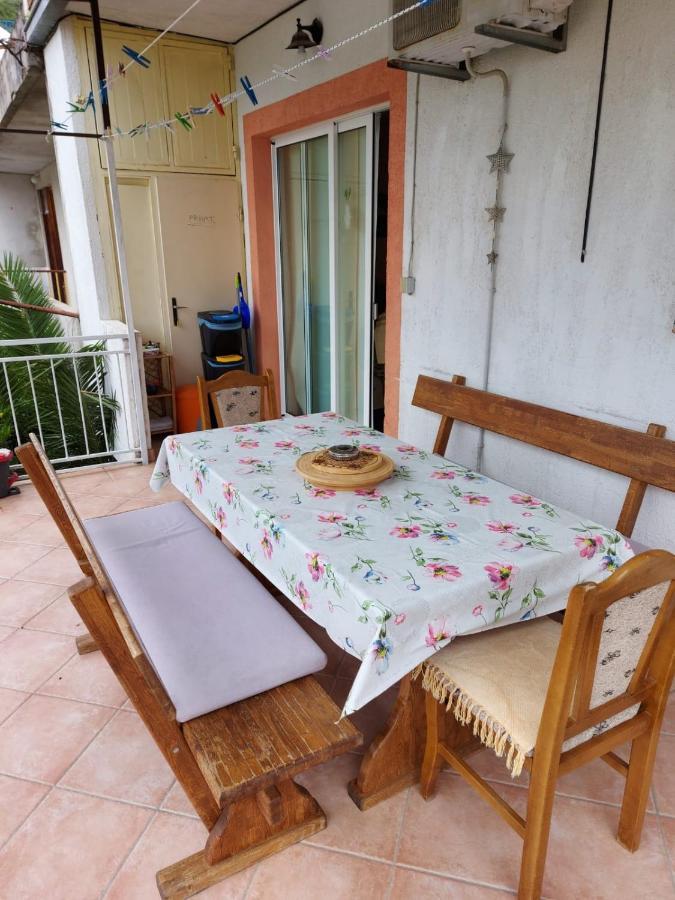 Apartman Gabriel Podgora Exteriér fotografie